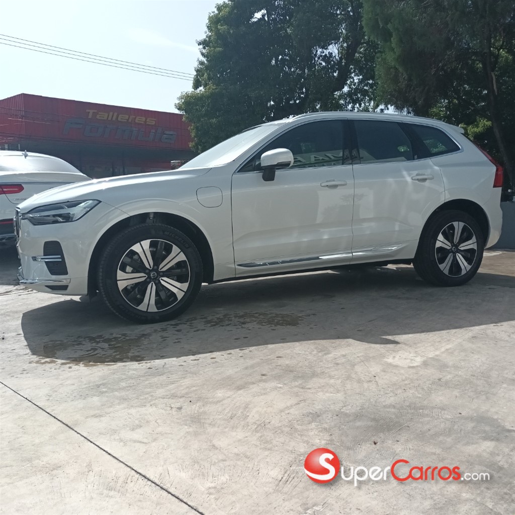 2025 Volvo XC60 Plus Recharge — foto 2 / 11