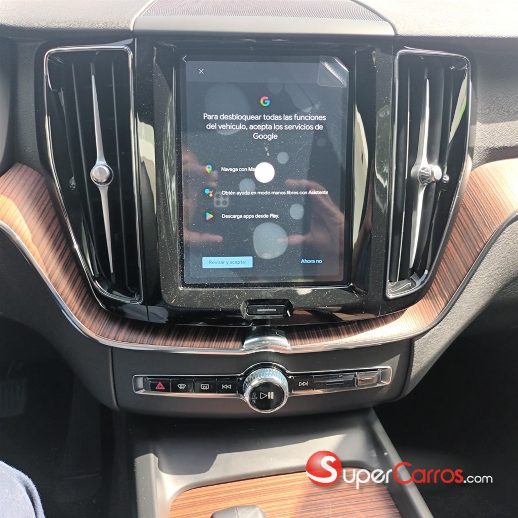 2025 Volvo XC60 Plus Recharge — foto 7 / 11