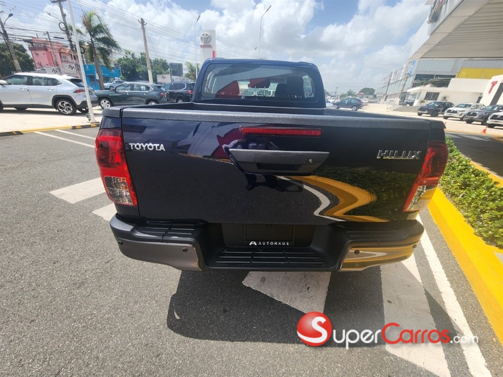 2025 Toyota Hilux — foto 2 / 9