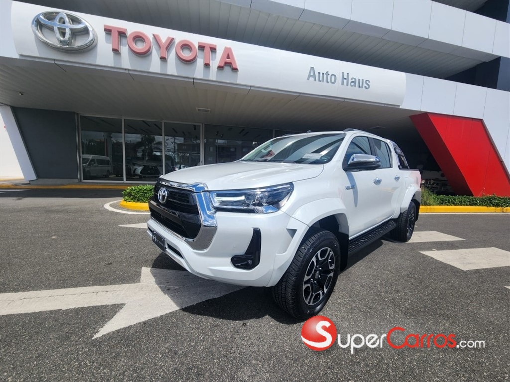 2025 Toyota Hilux WIDE TREAD