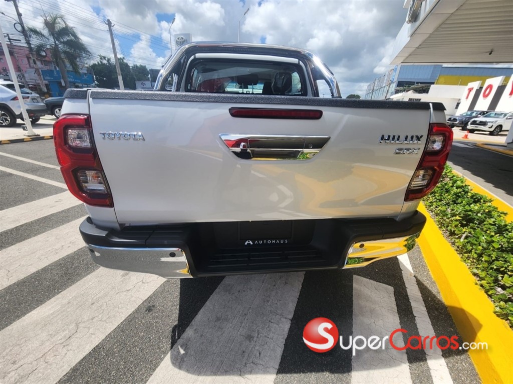 2025 Toyota Hilux WIDE TREAD — foto 9 / 11