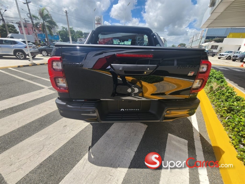 2026 Toyota Hilux GR Sport — foto 4 / 10