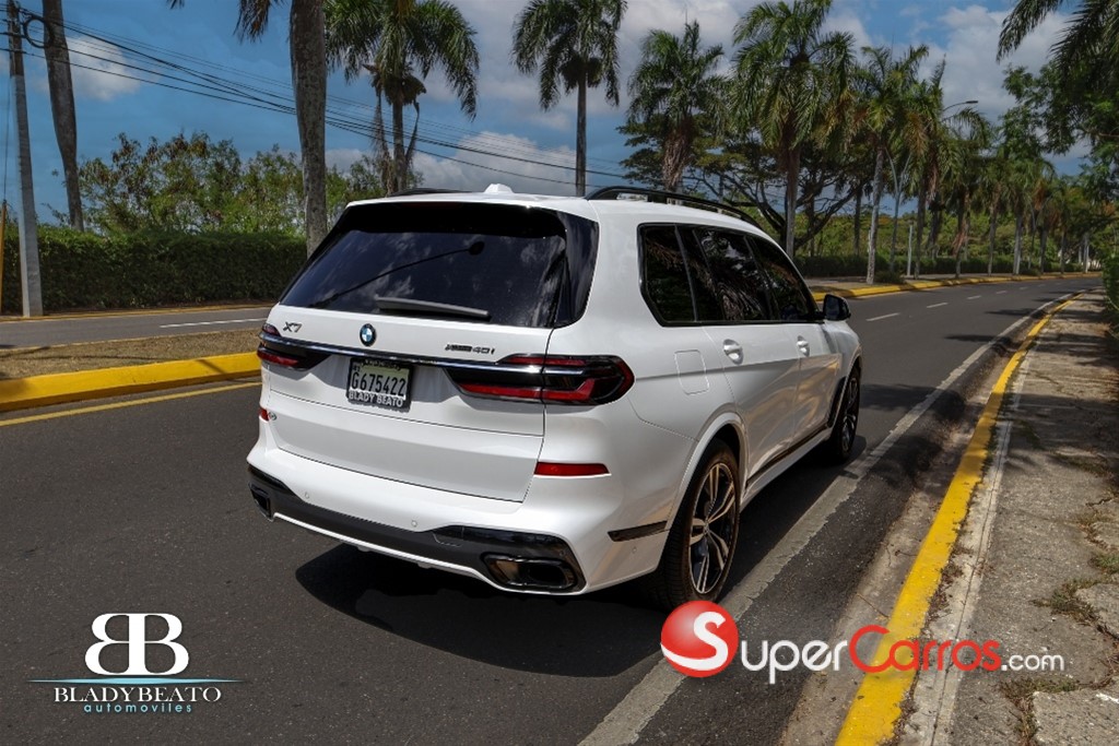 2023 BMW X 7 XDRIVE 40i — foto 9 / 12