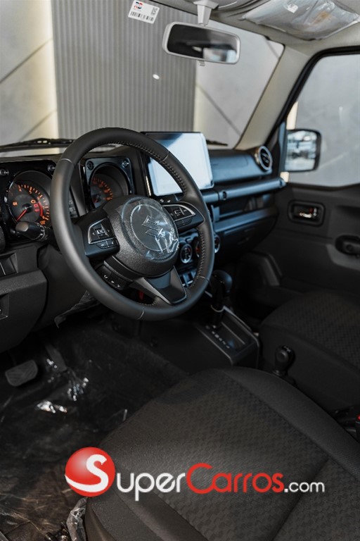 2027 Suzuki Jimny GLX — foto 8 / 12