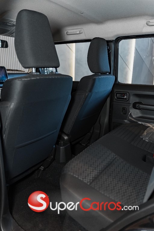 2027 Suzuki Jimny GLX — foto 9 / 12