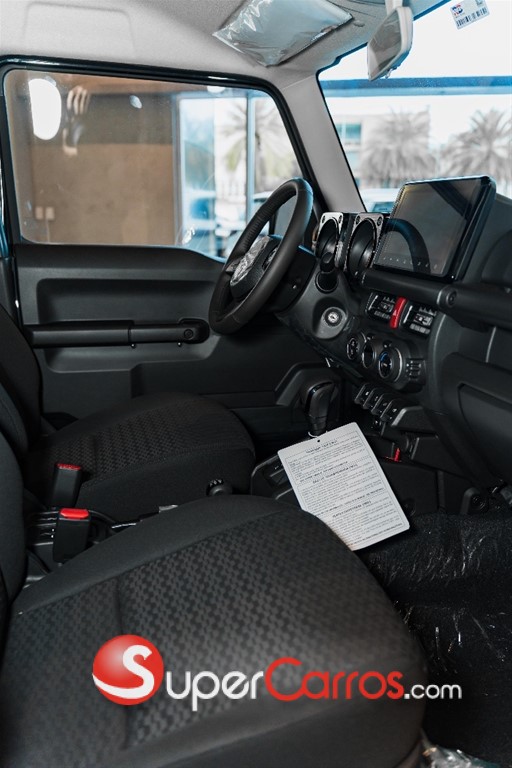 2027 Suzuki Jimny GLX — foto 10 / 12