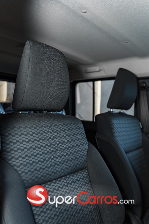2027 Suzuki Jimny GLX — foto 12 / 12