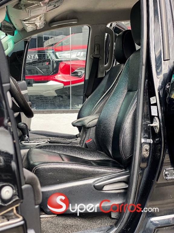 2016 Toyota Hilux — foto 3 / 10