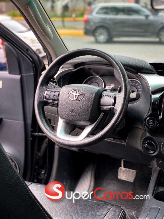 2016 Toyota Hilux — foto 5 / 10