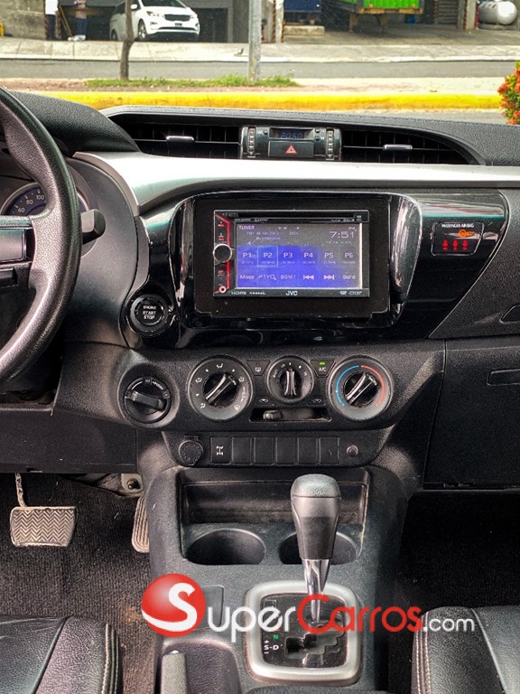 2016 Toyota Hilux — foto 6 / 10