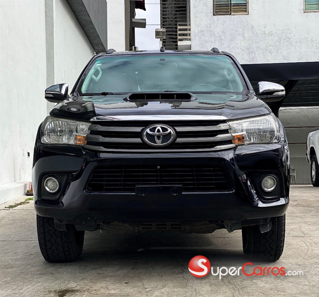2016 Toyota Hilux — foto 8 / 10