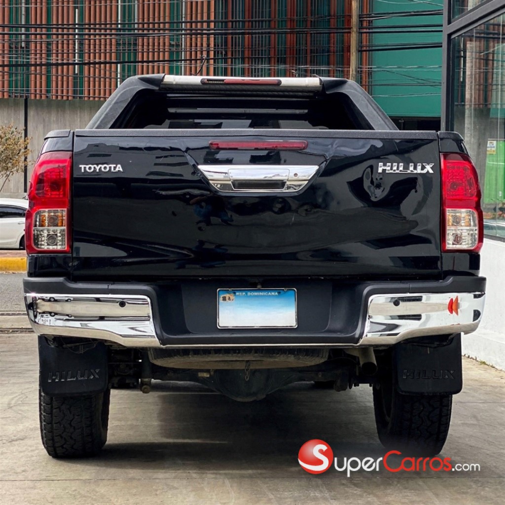 2016 Toyota Hilux — foto 10 / 10