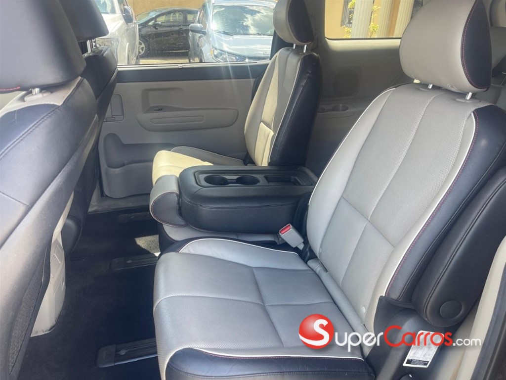 2020 Kia Sedona EX — foto 4 / 12
