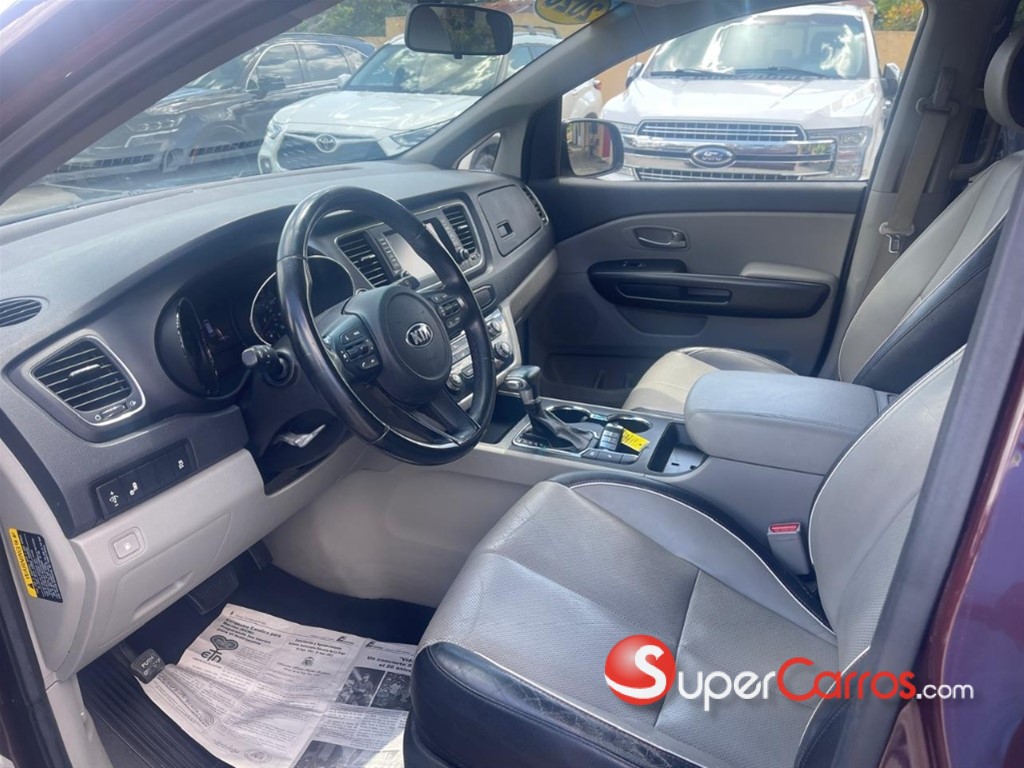 2020 Kia Sedona EX — foto 6 / 12