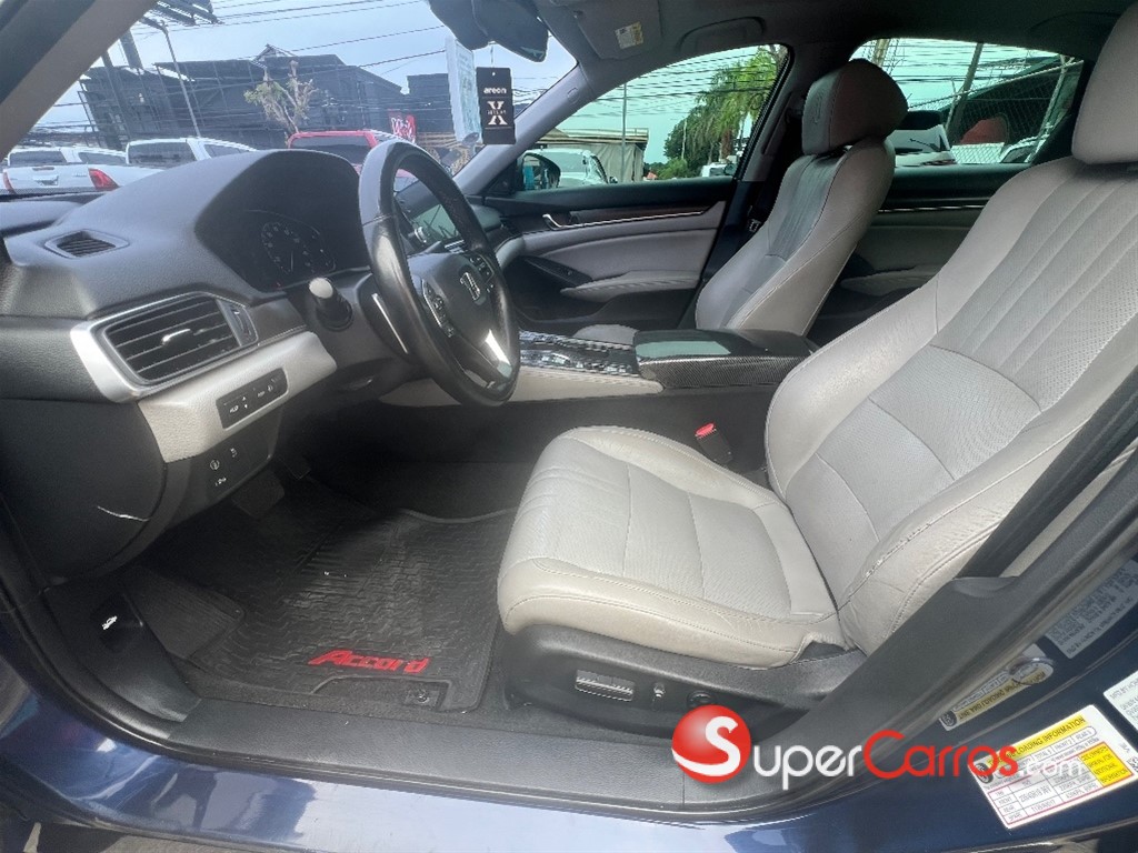 2018 Honda Accord Touring 2.0T — foto 8 / 8