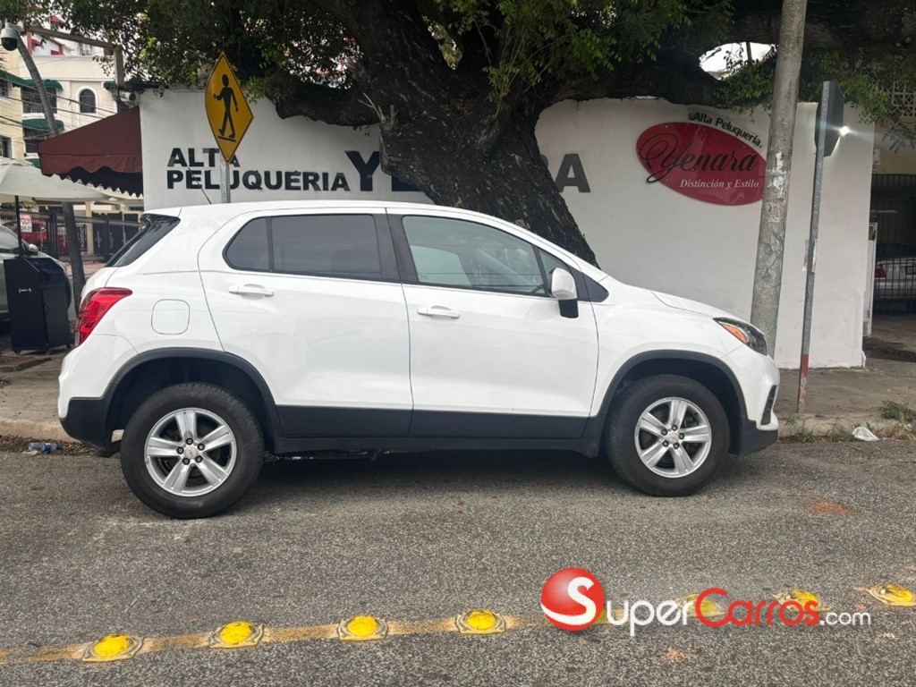 2020 Chevrolet Trax LS — foto 2 / 12