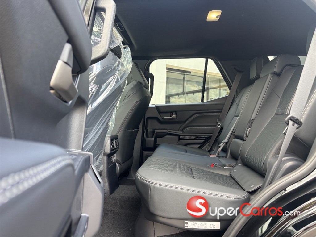 2026 Toyota 4 Runner Limited — foto 5 / 9