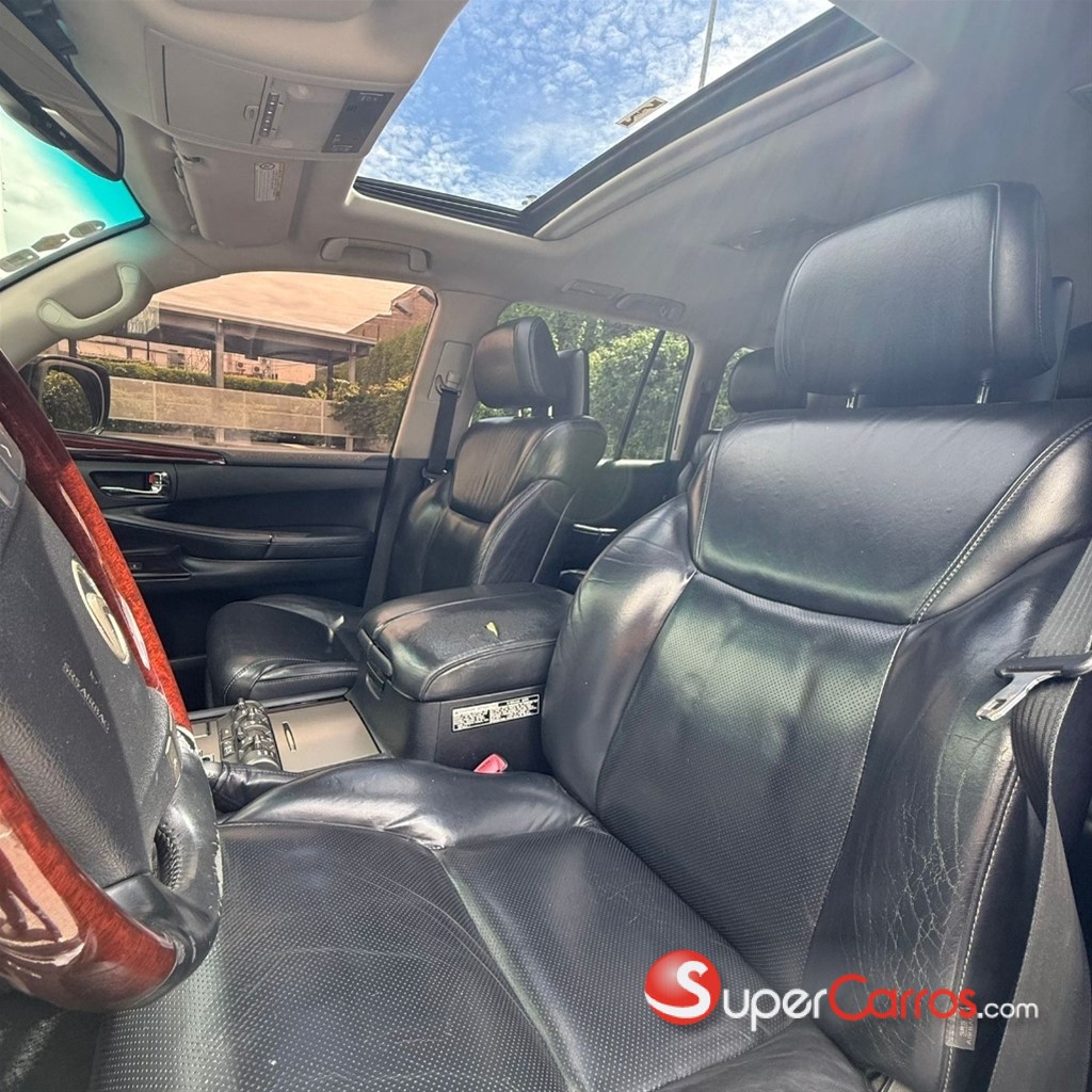 2013 Lexus LX 570 — foto 7 / 9