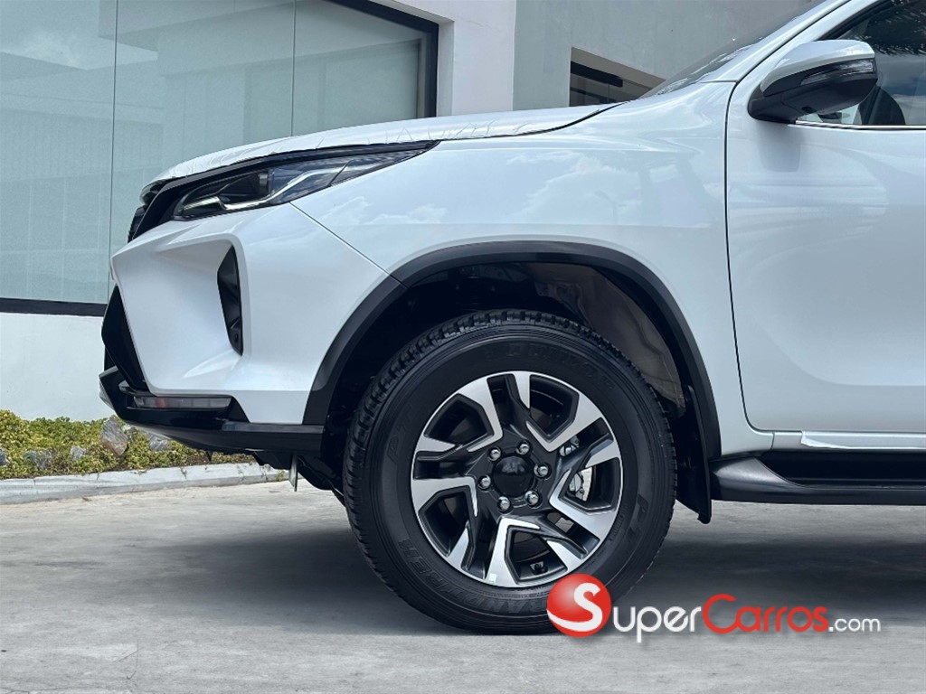 2026 Toyota Fortuner — foto 3 / 10