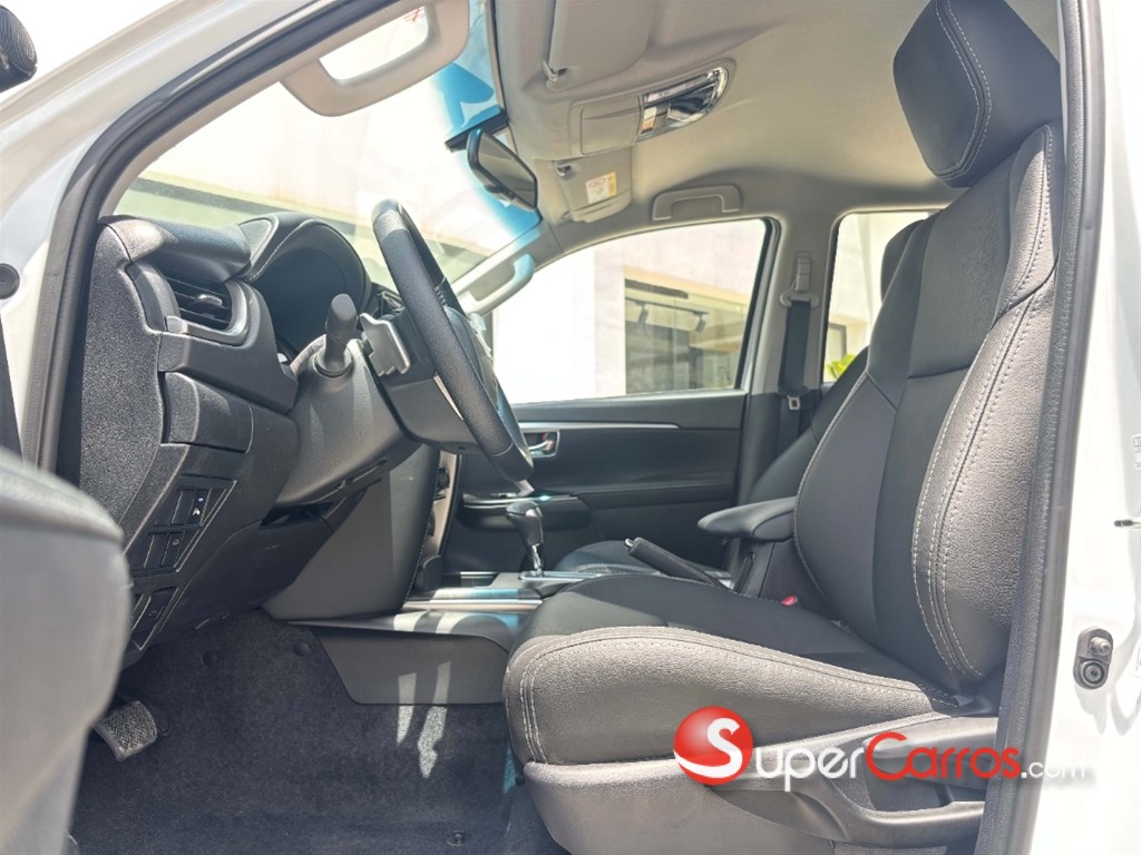 2026 Toyota Fortuner — foto 5 / 10