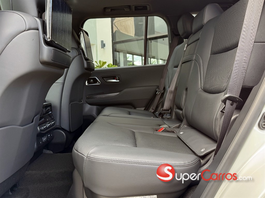 2026 Toyota Land Cruiser 300 VX-R — foto 6 / 8