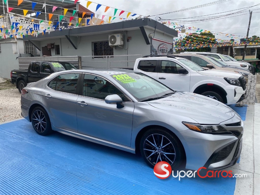 2022 Toyota Camry SE — foto 2 / 12