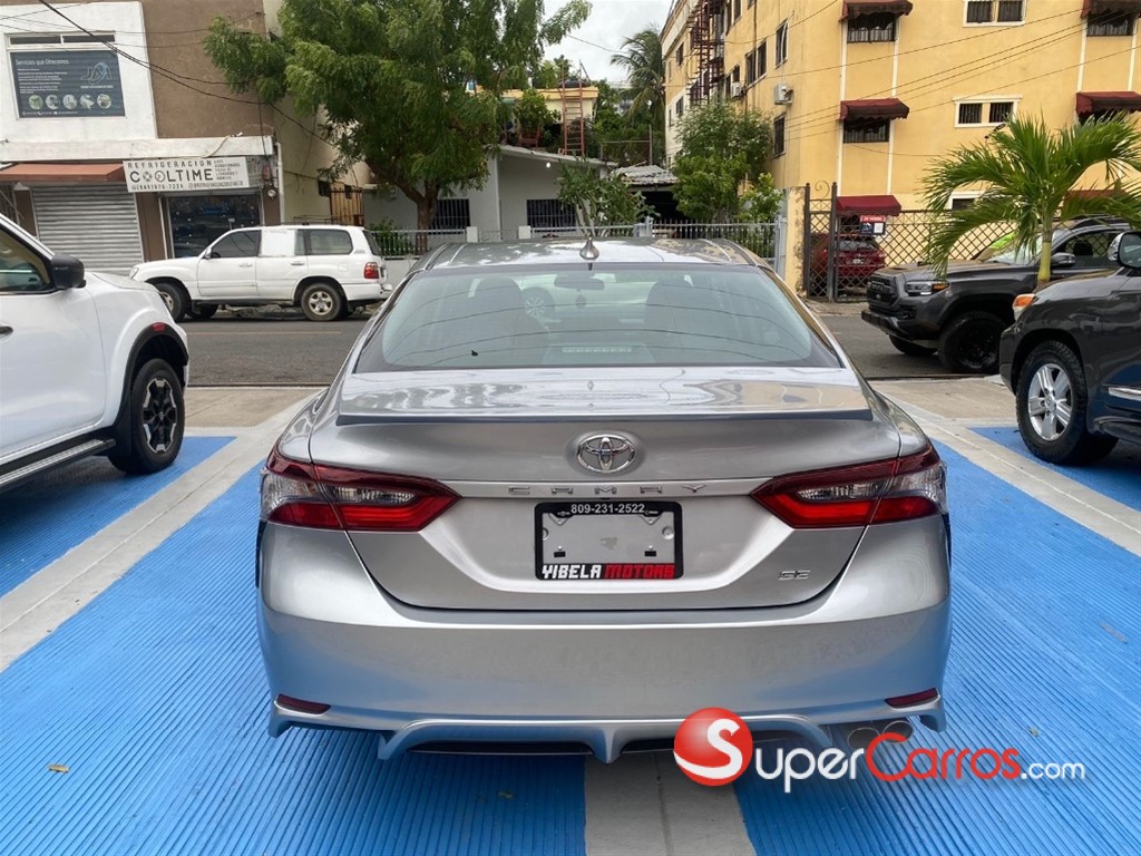 2022 Toyota Camry SE — foto 6 / 12