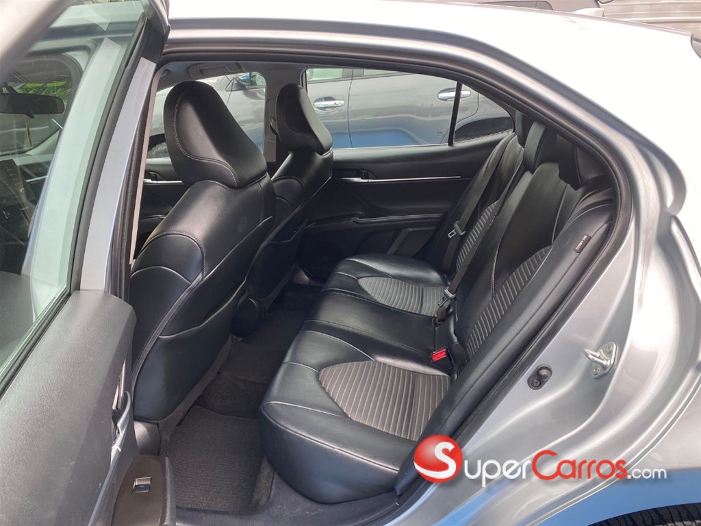 2022 Toyota Camry SE — foto 8 / 12