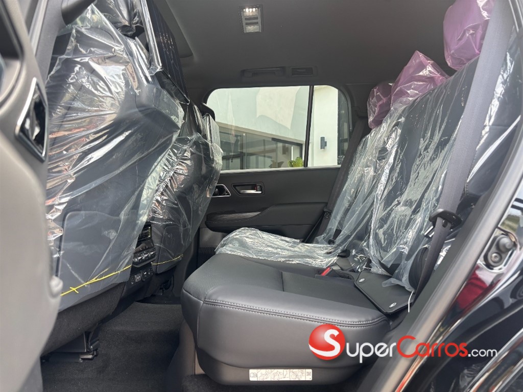2026 Toyota Land Cruiser 300 VX-R — foto 4 / 10