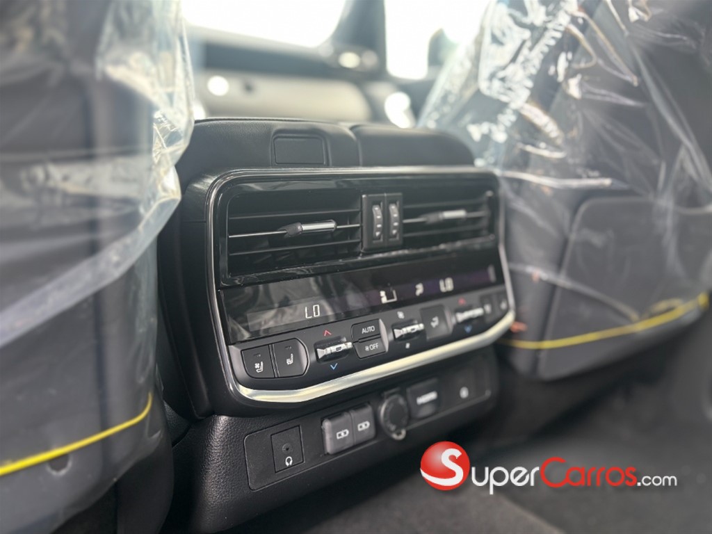 2026 Toyota Land Cruiser 300 VX-R — foto 5 / 10