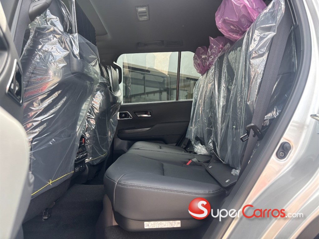 2025 Toyota Land Cruiser 300 VX-R — foto 4 / 10