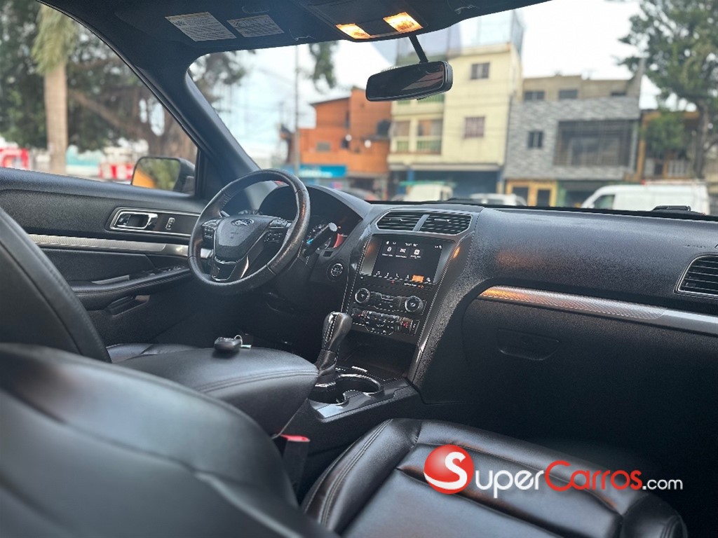 2019 Ford Explorer XLT — foto 5 / 9