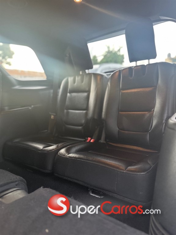 2019 Ford Explorer XLT — foto 6 / 9