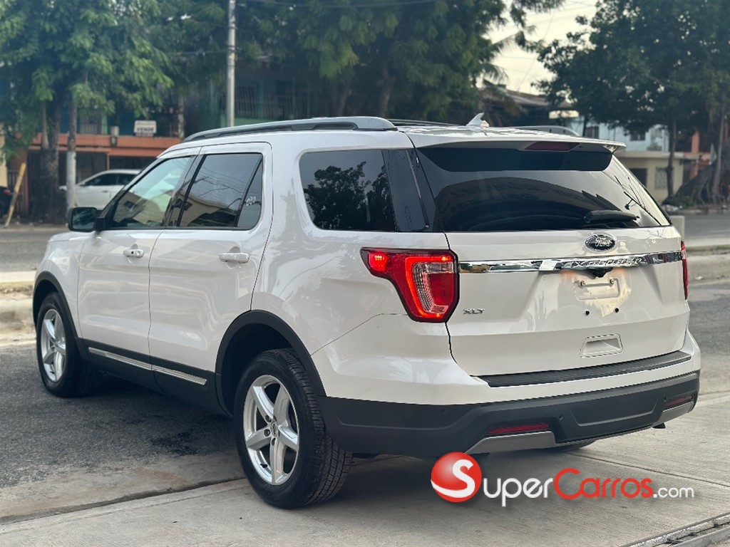 2019 Ford Explorer XLT — foto 7 / 9