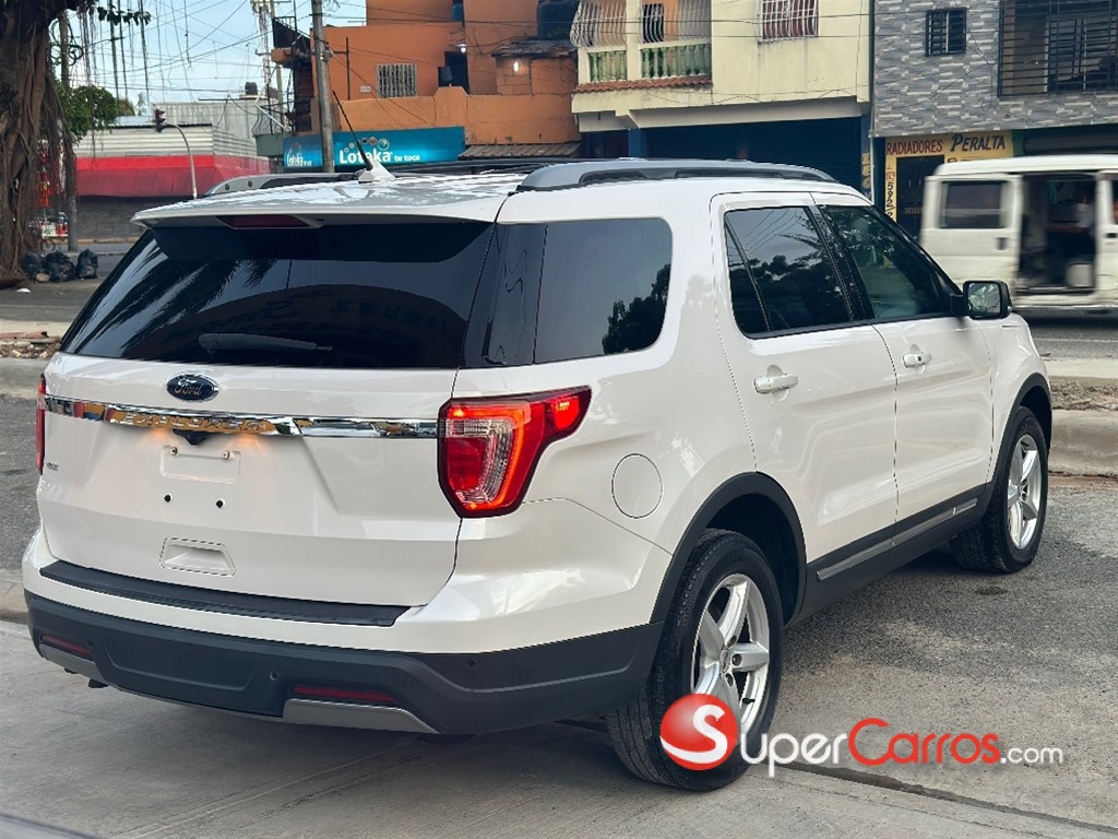 2019 Ford Explorer XLT — foto 9 / 9