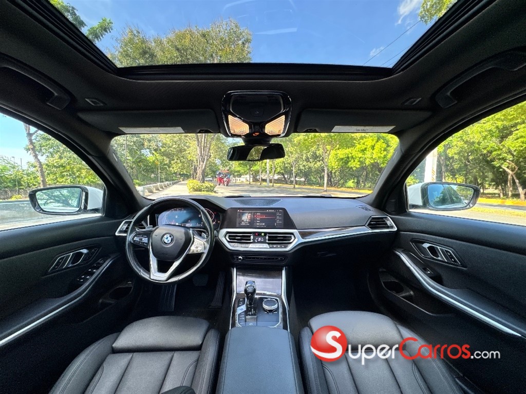 2020 BMW Serie 3 330i XDrive — foto 3 / 10