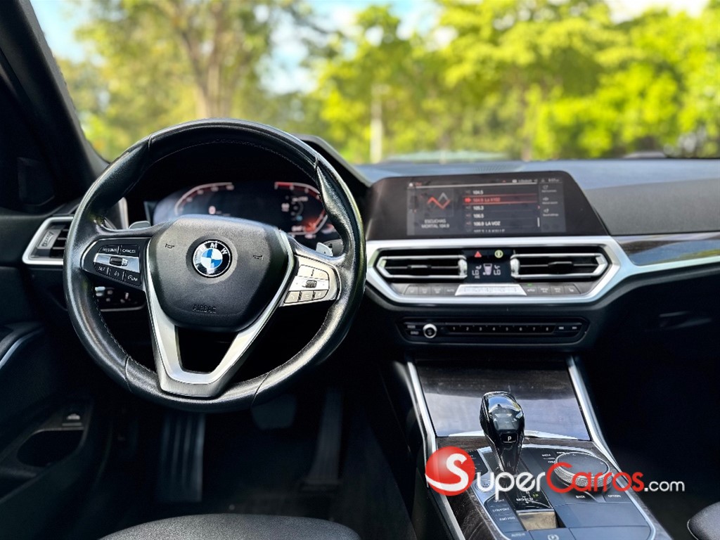 2020 BMW Serie 3 330i XDrive — foto 4 / 10