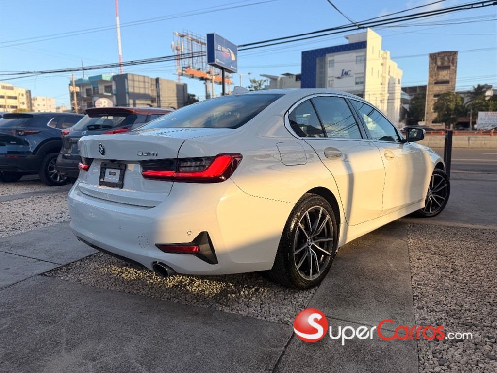 2020 BMW Serie 3 330i XDrive — foto 10 / 10