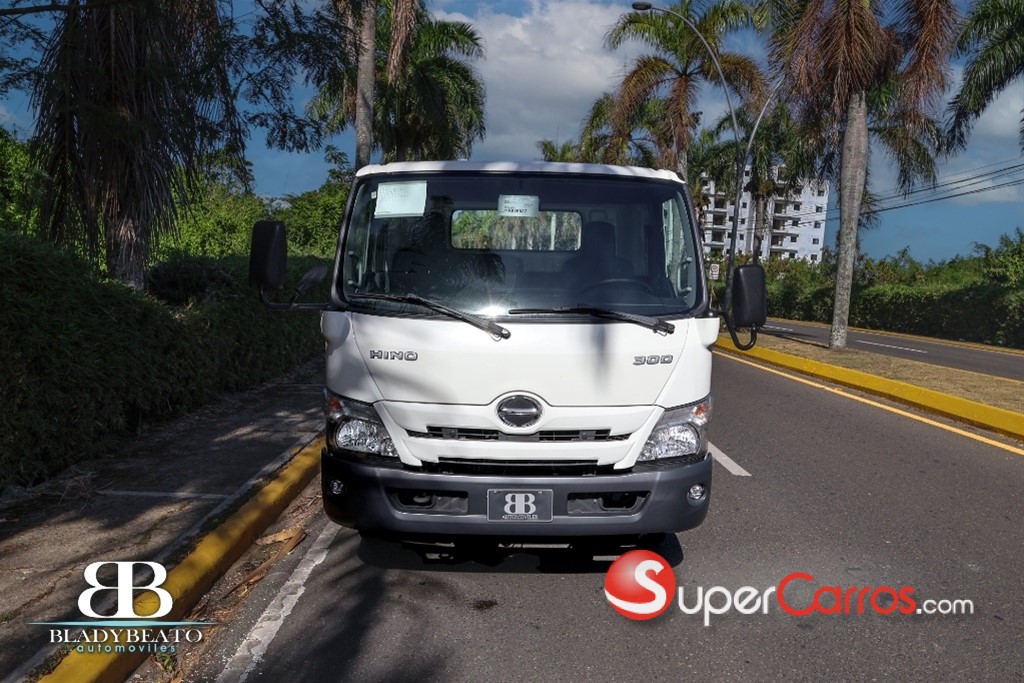 2025 Hino 300 — foto 2 / 9