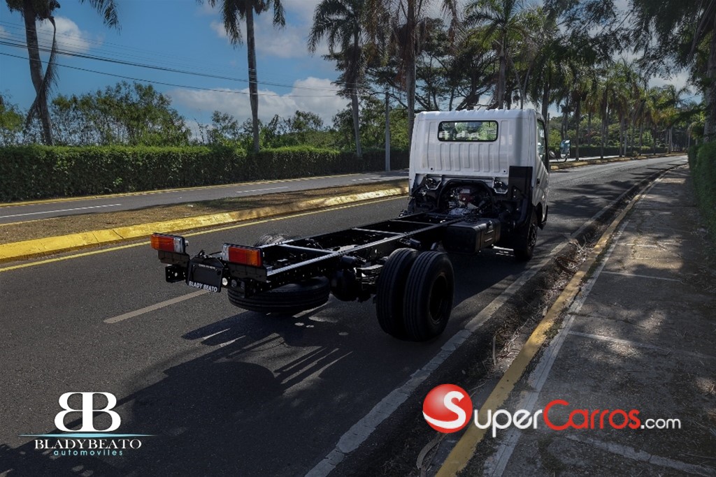 2025 Hino 300 — foto 5 / 9