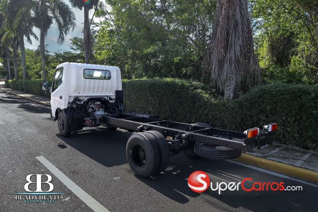 2025 Hino 300 — foto 6 / 9