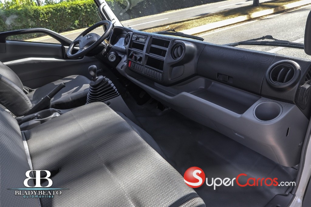 2025 Hino 300 — foto 7 / 9