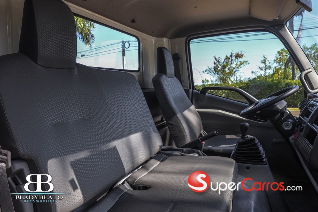 2025 Hino 300 — foto 8 / 9