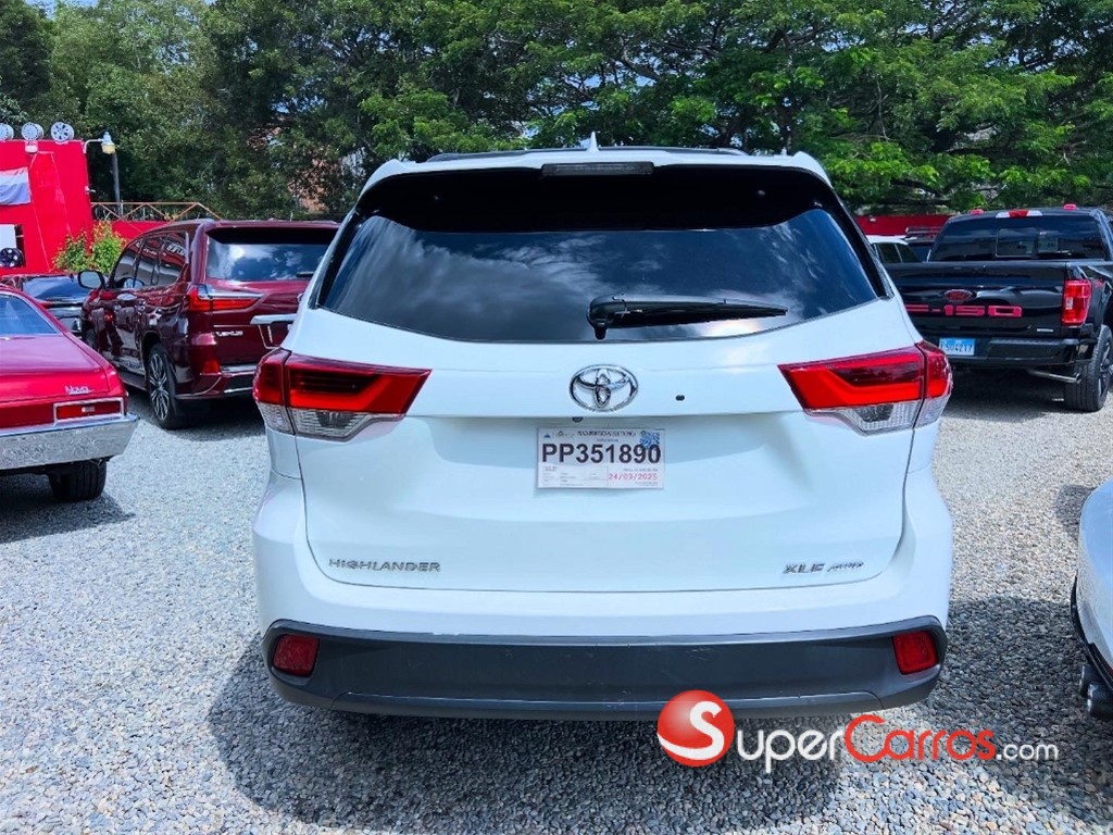 2019 Toyota Highlander XLE — foto 6 / 12