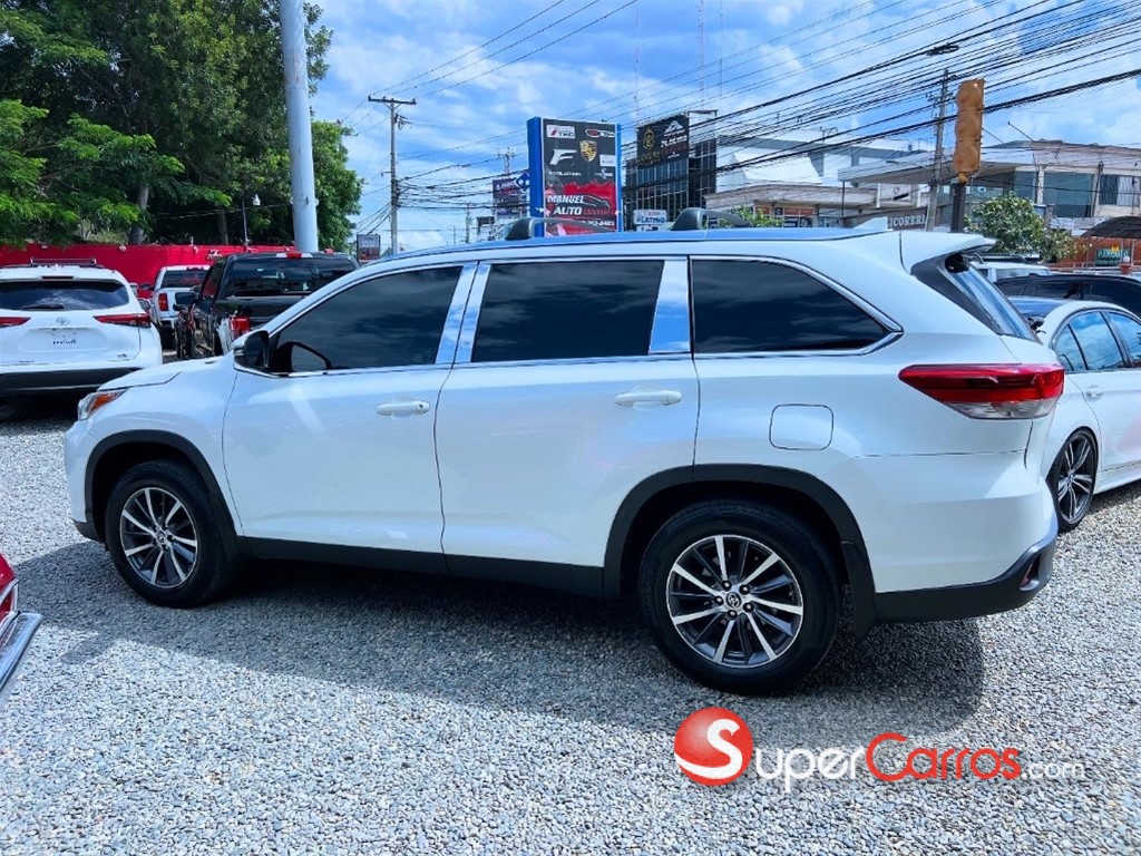 2019 Toyota Highlander XLE — foto 8 / 12