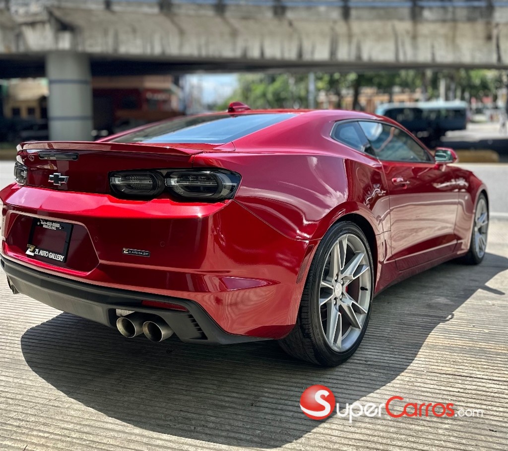 2021 Chevrolet Camaro RS — foto 3 / 10