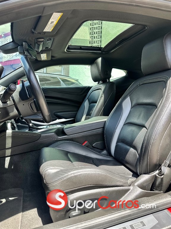 2021 Chevrolet Camaro RS — foto 4 / 10