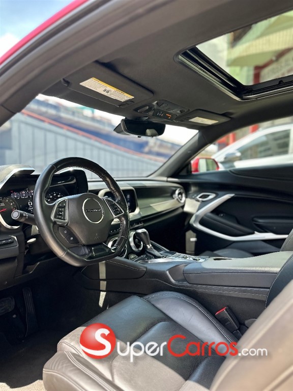 2021 Chevrolet Camaro RS — foto 8 / 10