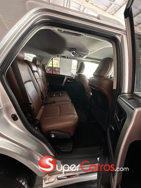 2016 Toyota 4 Runner Limited — foto 5 / 8