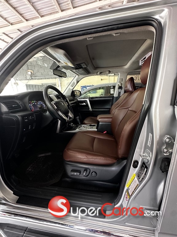 2016 Toyota 4 Runner Limited — foto 8 / 8